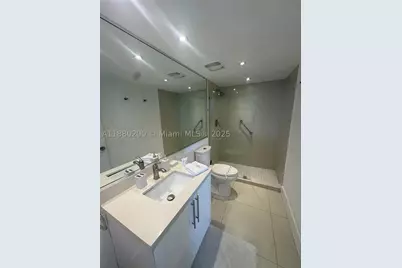 5151 Collins #923, Miami Beach, FL 33140 - Photo 14