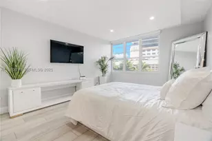 100 Lincoln, Miami Beach, FL 33139 - Photo 24
