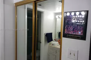 1300 St Charles, Pembroke Pines, FL 33026 - Photo 22
