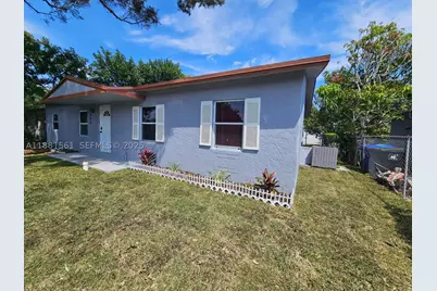 325 SW 80th, North Lauderdale, FL 33068 - Photo 2