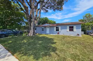 325 SW 80th, North Lauderdale, FL 33068 - Photo 4
