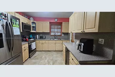 243 NW 62nd, Miami, FL 33126 - Photo 10