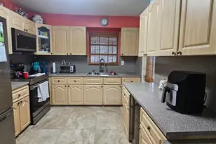 243 NW 62nd, Miami, FL 33126 - Photo 10