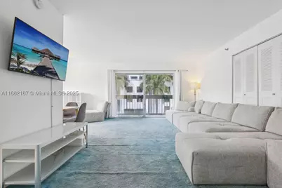 1345 West #304, Miami Beach, FL 33139 - Photo 4