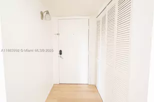 19601 E Country Club, Aventura, FL 33180 - Photo 4