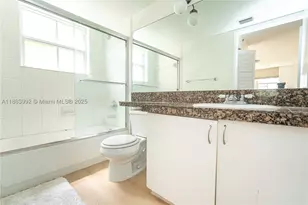 19601 E Country Club, Aventura, FL 33180 - Photo 32