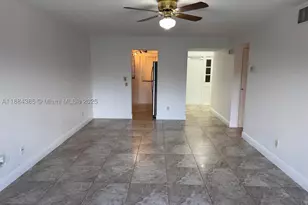 2471 SW 82nd, Davie, FL 33324 - Photo 8