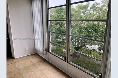 8121 SW 24th #304, Davie, FL 33324 - Photo 18