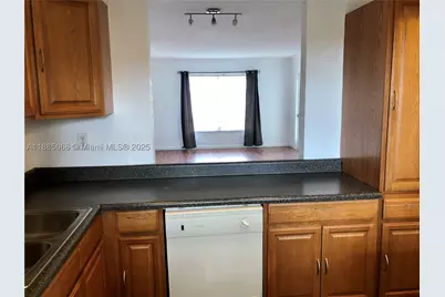 8121 SW 24th #304, Davie, FL 33324 - Photo 6