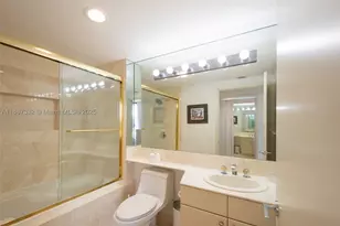 2000 Island, Aventura, FL 33160 - Photo 18