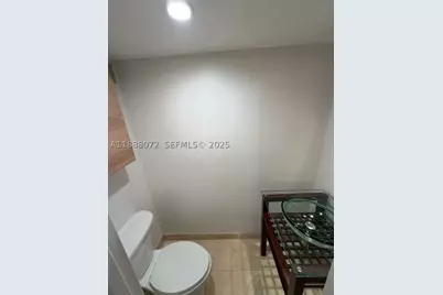 1000 Parkview #627, Hallandale Beach, FL 33009 - Photo 32