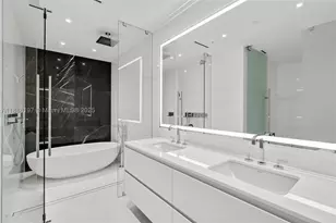 300 Biscayne Blvd, Miami, FL 33131 - Photo 22