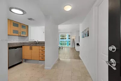 2101 Brickell #905, Miami, FL 33129 - Photo 2