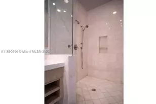 900 Brickell Key, Miami, FL 33131 - Photo 16