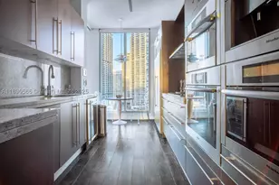 900 Brickell Key, Miami, FL 33131 - Photo 8