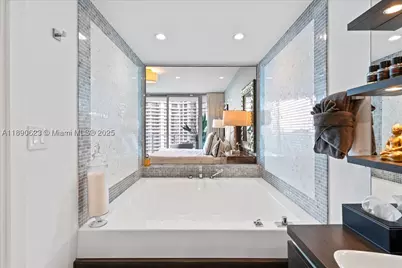 200 Biscayne Boulevard #3608, Miami, FL 33131 - Photo 16
