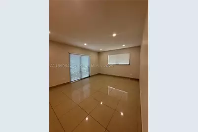 100 SE 5th #1, Hallandale Beach, FL 33009 - Photo 12