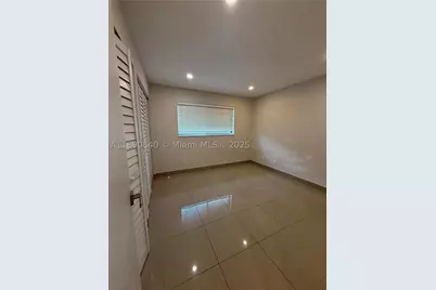100 SE 5th #1, Hallandale Beach, FL 33009 - Photo 22