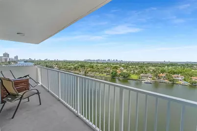 5838 Collins #11B, Miami Beach, FL 33140 - Photo 2