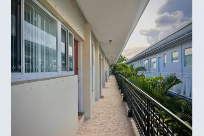 7435 Byron, Miami Beach, FL 33141 - Photo 4