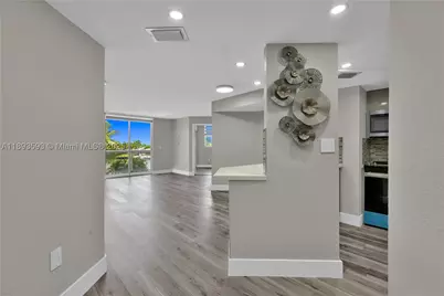 5880 Collins #403, Miami Beach, FL 33140 - Photo 1