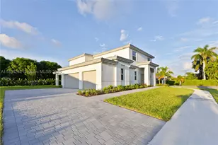 13203 SW 188th, Miami, FL 33177 - Photo 2