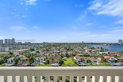 1000 E Island #1403, Aventura, FL 33160 - Photo 12
