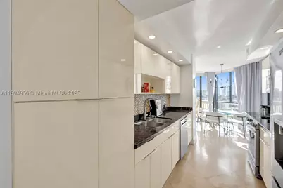 1000 E Island #1403, Aventura, FL 33160 - Photo 26