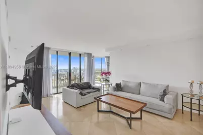 1000 E Island #1403, Aventura, FL 33160 - Photo 2
