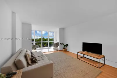 800 Parkview #605, Hallandale Beach, FL 33009 - Photo 4