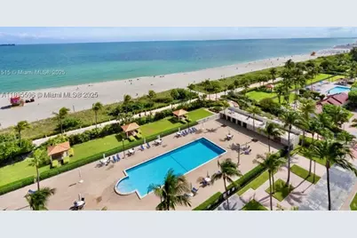 2625 Collins #1507, Miami Beach, FL 33140 - Photo 4