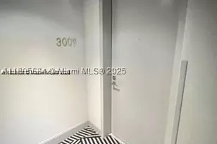 45 SW 9th, Miami, FL 33130 - Photo 2