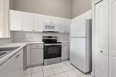1677 SE 27th #202, Homestead, FL 33035 - Photo 10