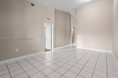 1677 SE 27th #202, Homestead, FL 33035 - Photo 4