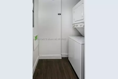 1050 Brickell #414, Miami, FL 33131 - Photo 24