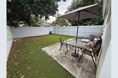 1132 NW 38th #1132, Miami, FL 33127 - Photo 10