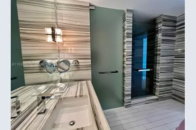 2201 Collins #626, Miami Beach, FL 33139 - Photo 4