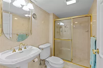 20379 W Country Club #2039, Aventura, FL 33180 - Photo 16