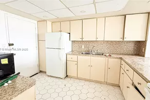 1351 NE Miami Gardens, Miami, FL 33179 - Photo 4