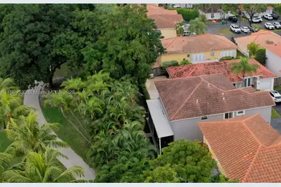 5754 NW 98th, Doral, FL 33178 - Photo 4