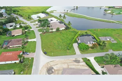 18018 Royal Hammock, Naples, FL 34114 - Photo 8