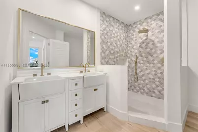 848 Brickell Key #204, Miami, FL 33131 - Photo 34