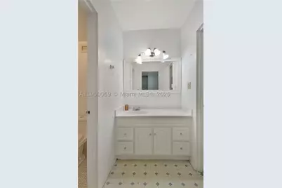 100 Lincoln #607, Miami Beach, FL 33139 - Photo 14