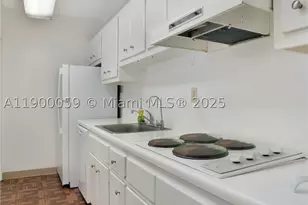 100 Lincoln, Miami Beach, FL 33139 - Photo 18