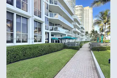 16500 Collins #2055, Sunny Isles Beach, FL 33160 - Photo 10
