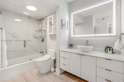 100 Lincoln #323, Miami Beach, FL 33139 - Photo 18