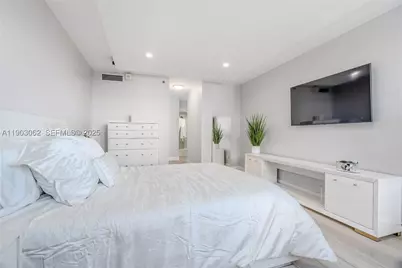 100 Lincoln #323, Miami Beach, FL 33139 - Photo 22