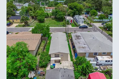 805 NW 3rd #1, Hallandale Beach, FL 33009 - Photo 2