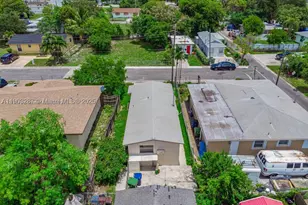 805 NW 3rd, Hallandale Beach, FL 33009 - Photo 2