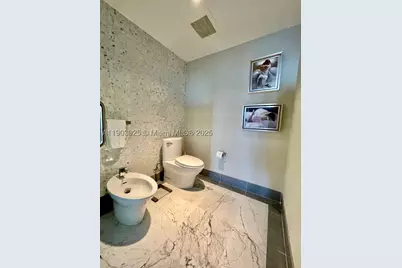 200 Biscayne Boulevard #4310, Miami, FL 33131 - Photo 8